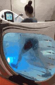 女生在公共场合故意让你难堪,现在的女生一点自知之明都没有