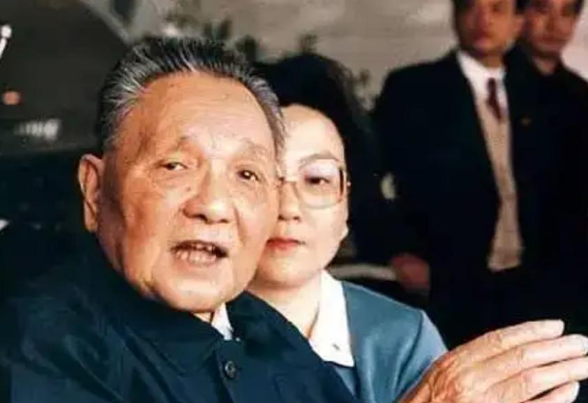 78年，*小平邓**访问新加坡，李光耀问他：如果你出生在新加坡会怎样