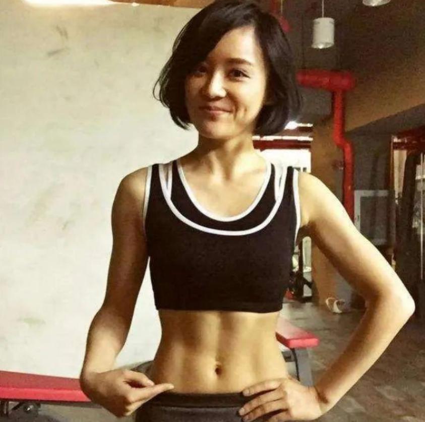 袁姗姗马甲线翻红了,袁姗姗从被群嘲到凭马甲线逆袭