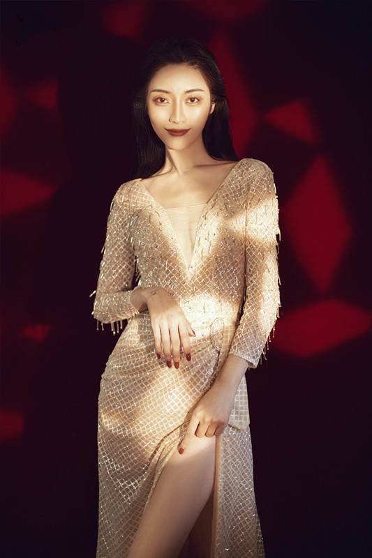 2019年，山东未婚女孩瞒着母亲，生下混血三胞胎，称：不需要男人