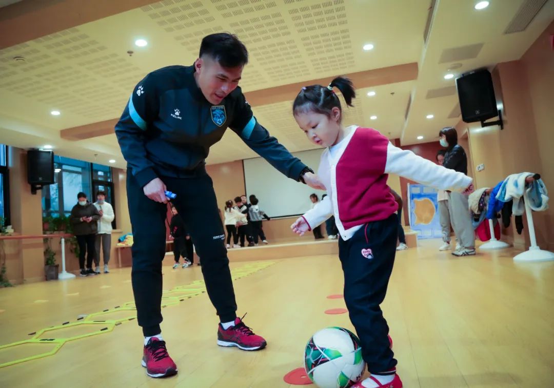 校园足球家校社共育,校园足球共建授牌仪式