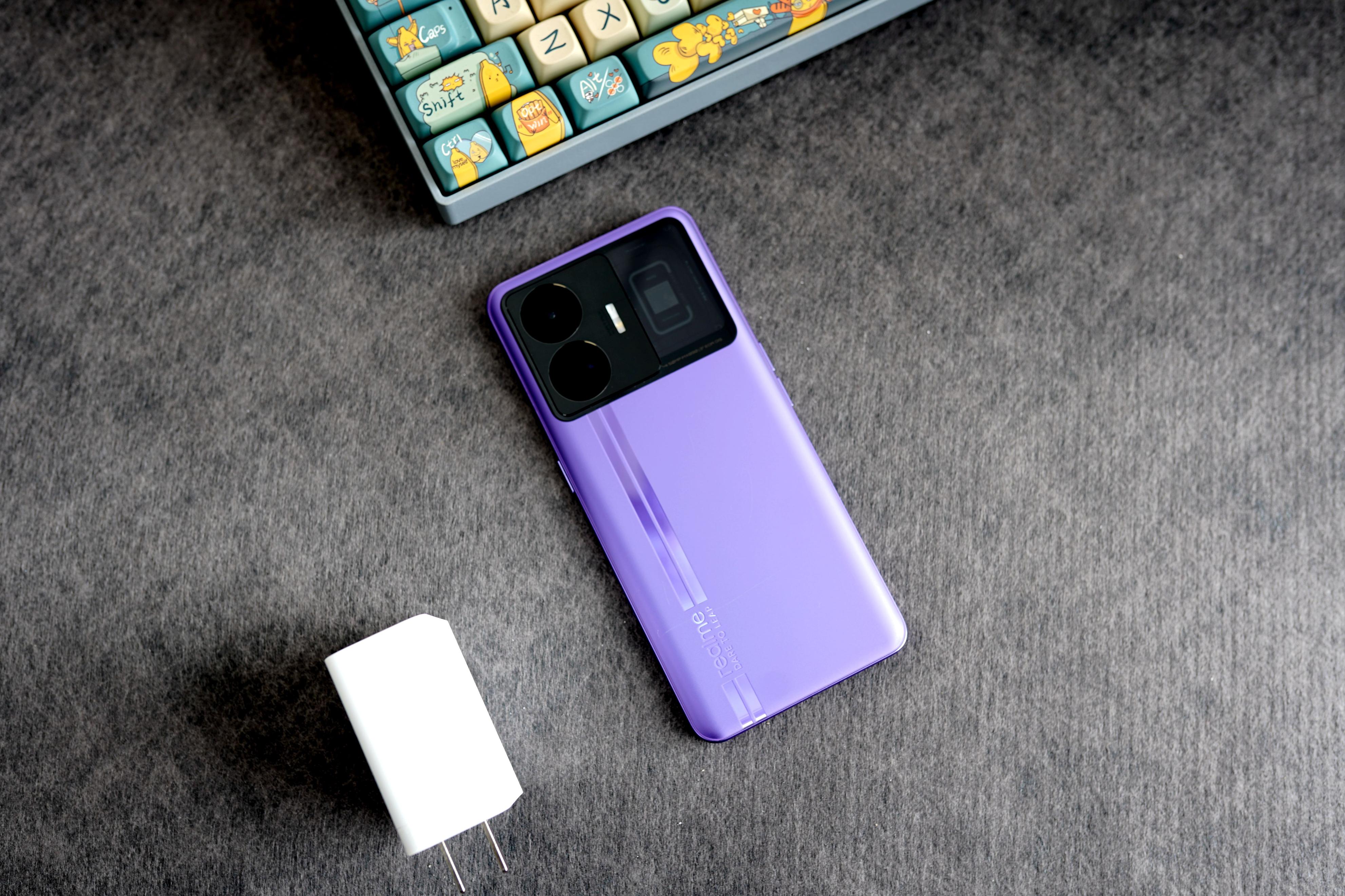 12g256g手机价位3000元左右的,12+256g小屏手机哪款最值得入手