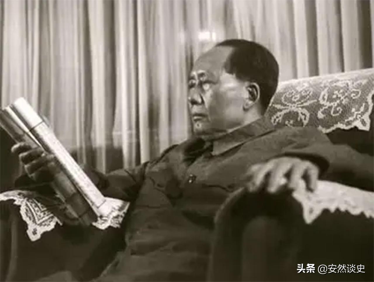 76年毛主席没参加周总理追悼会，*国锋华**含泪解释：老人家身不由己