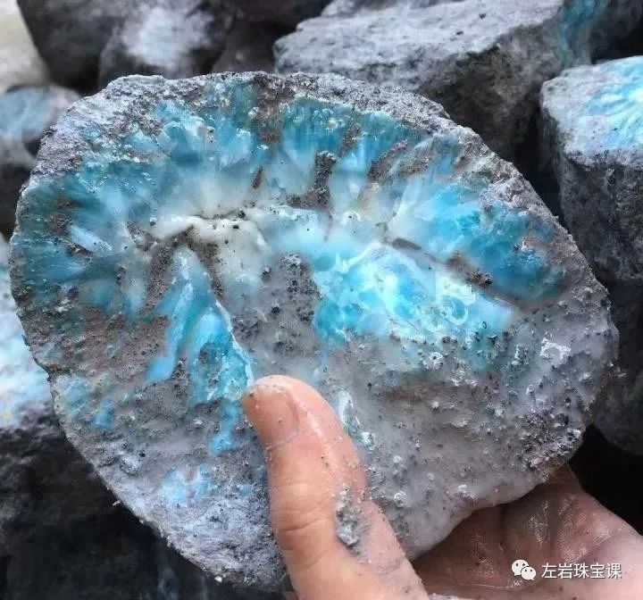 海纹石国际公认的宝石,海纹石属于什么宝石