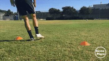 传球入门教学小学生,青少年足球传球的十种训练方法