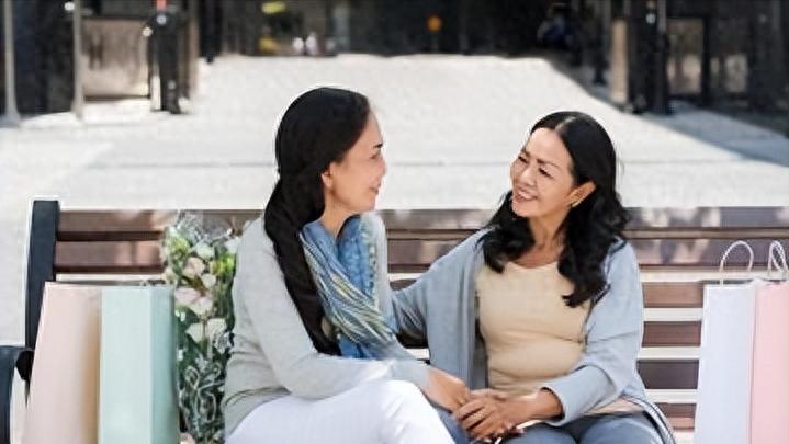 去武汉出差，同学小姨子热情招待我，与她发生幸福的事