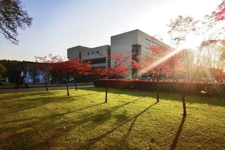 华中科技大学电子信息与通信学院