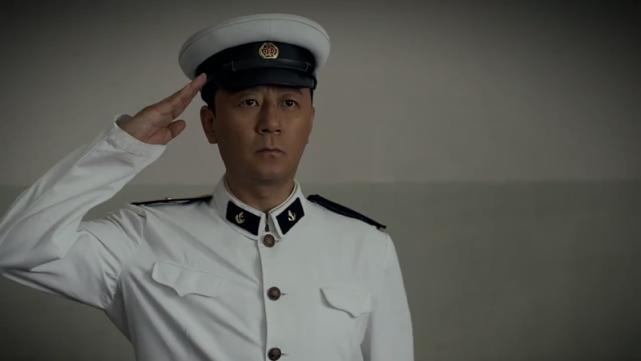 父母爱情江德福告诉安杰终于结婚,父母爱情江德福给安杰送花