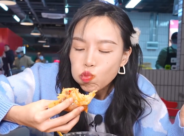 网红吃播小贝“翻车”？90分钟吃不完一碗米线，卖的货不好吃