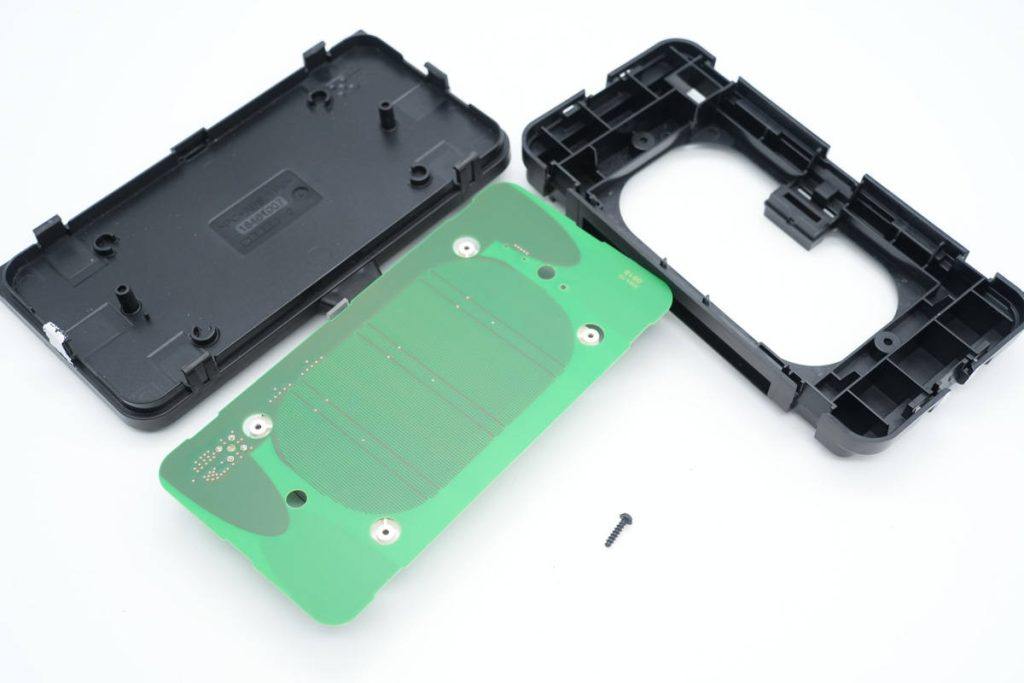 宝马5系无线充电拆解,宝马5系充电器怎么拆