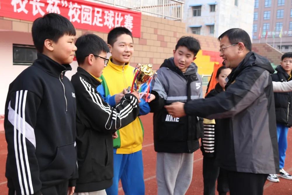 小学校园足球联赛开幕式校长致辞,滕州市文化路校区校长杯足球比赛