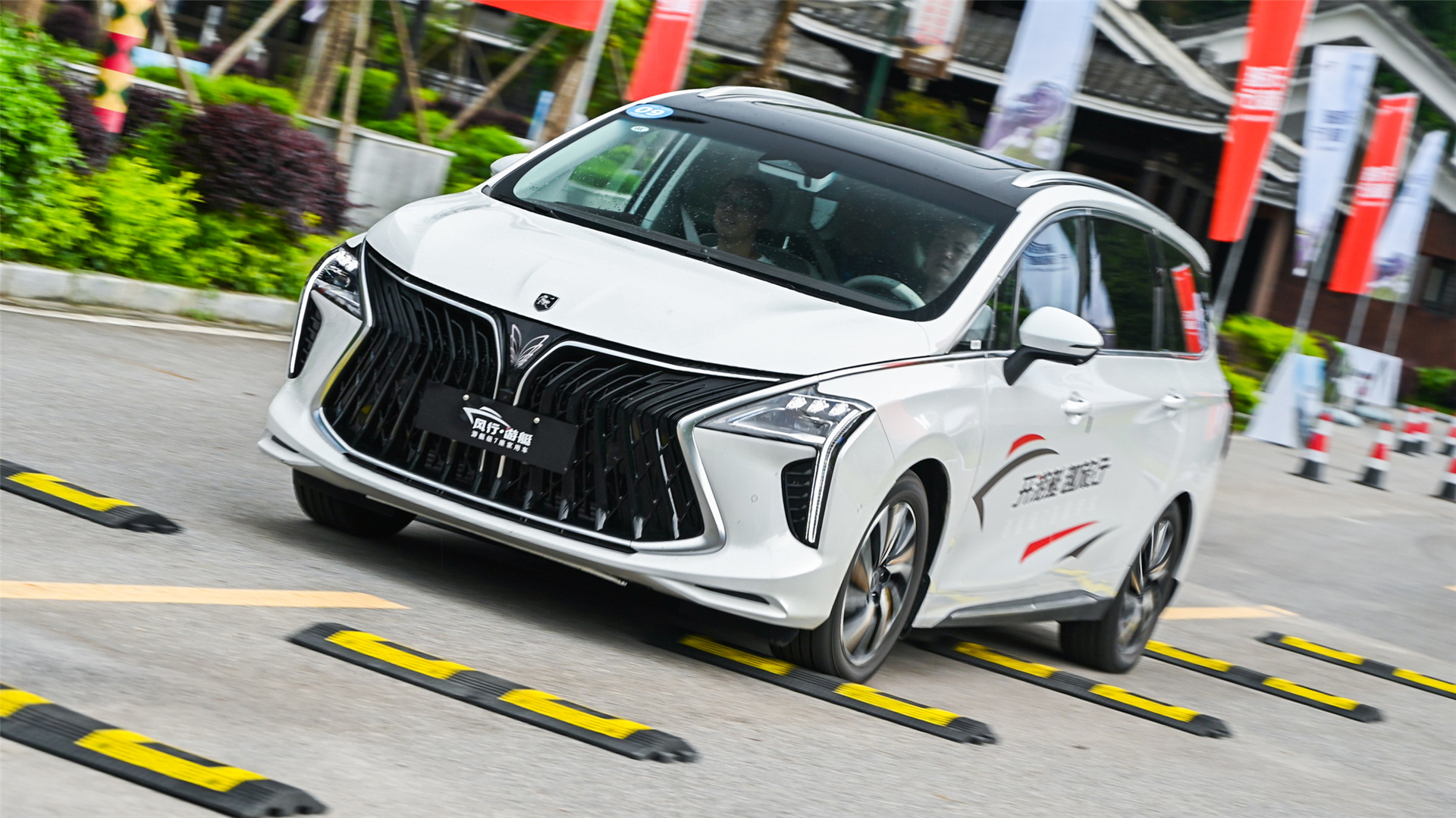 试驾风行游艇：配置控拒绝不了，三菱动力的高光时刻