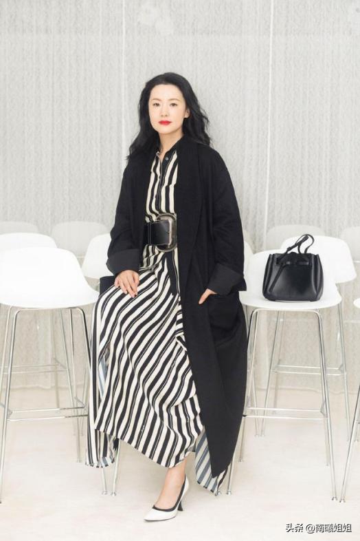 陈数秋冬穿衣搭配,明星穿搭碎花裙陈数