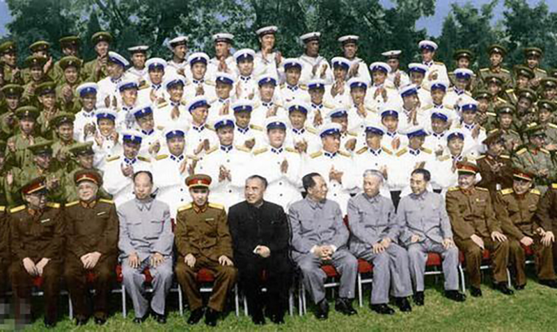 我死后中国会是什么样子？听完*小平邓**回答，毛主席：英雄所见略同