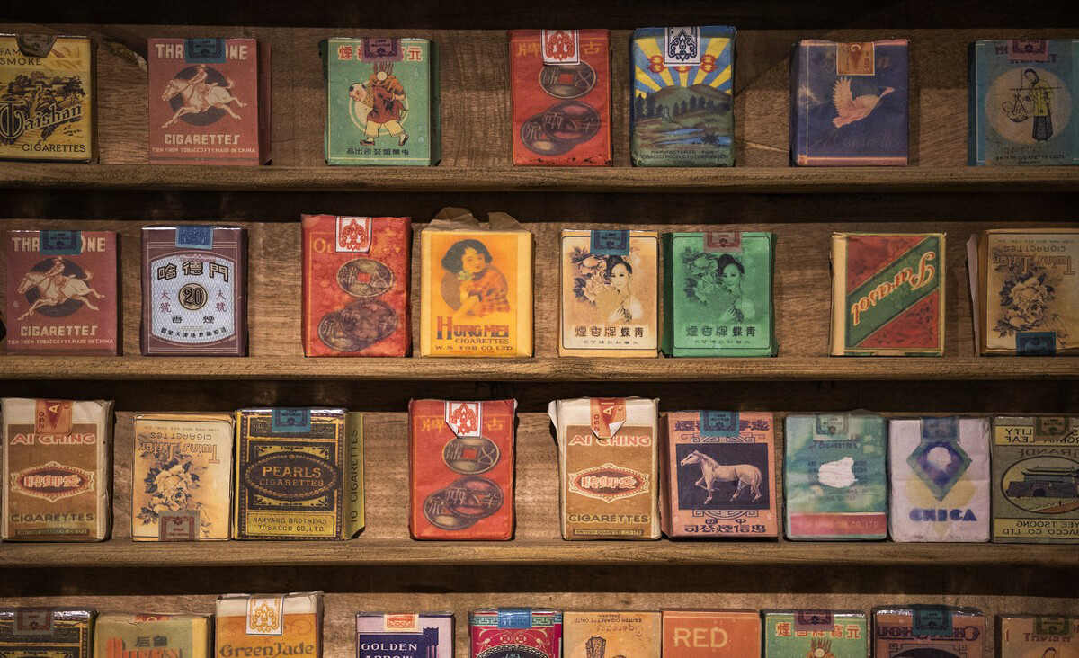 吸烟有害吗？英国*草烟**公司用48只狗做实验，三年每天抽100根烟