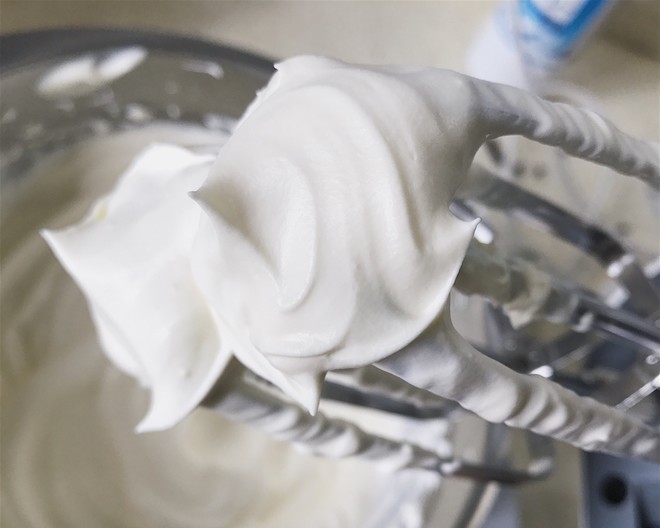 500克淡奶油怎么打发不易融化,烘焙淡奶油用法大全图解