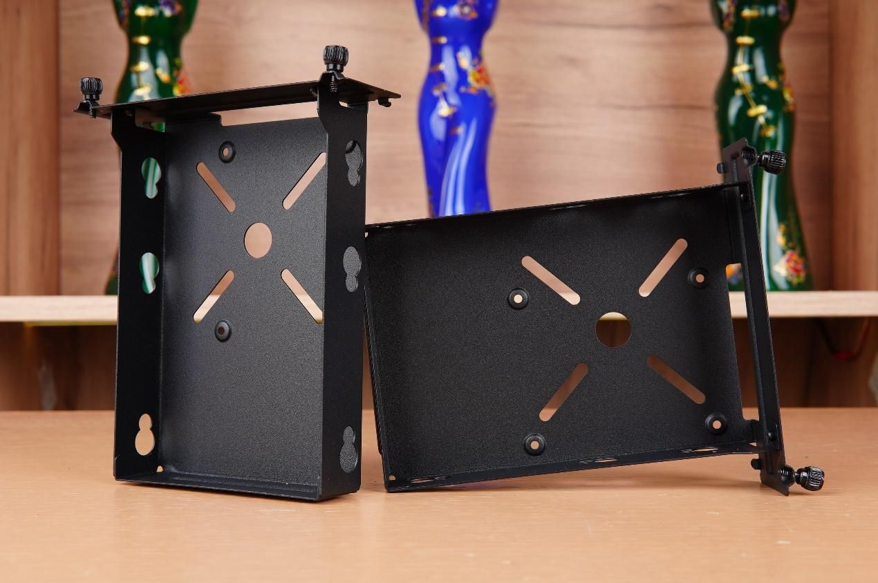 可以装多个硬盘的主机箱,带可插拔硬盘盒的主机