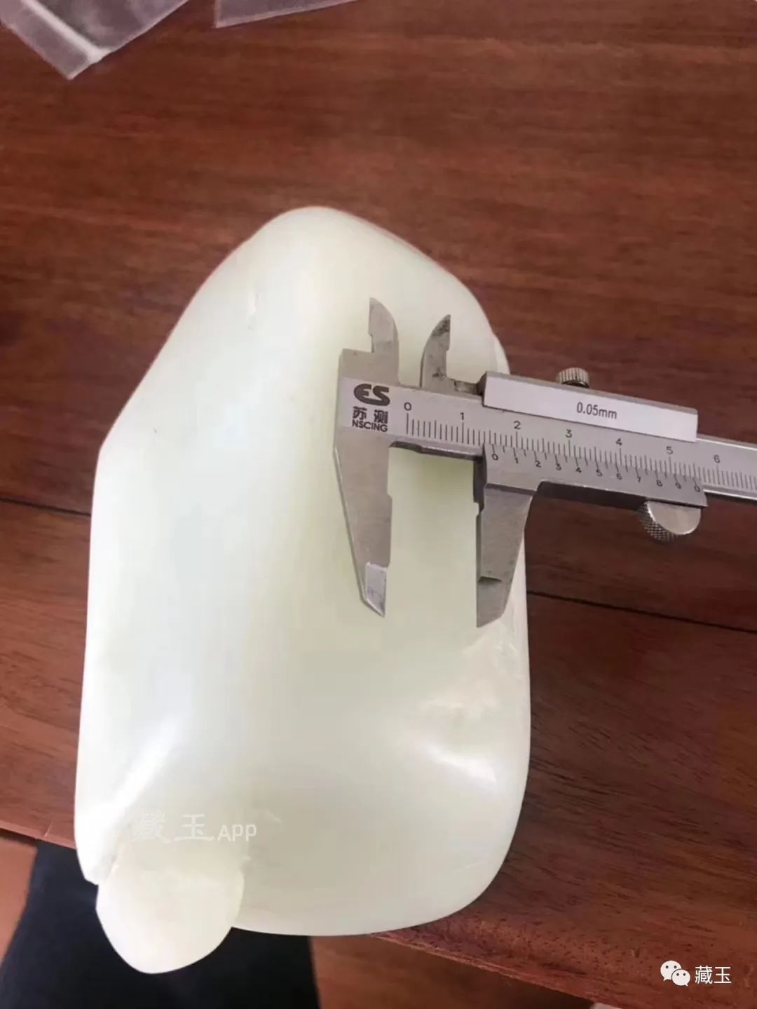 百万和田羊脂玉手镯视频,百万级的玉手镯