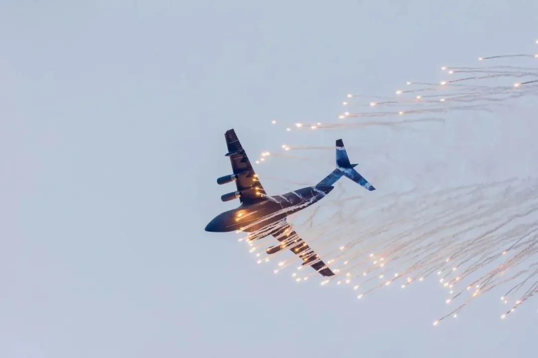 追梦空天凌云志振翅鸿雁赋能时——首都师范大学附属中学育鸿学校