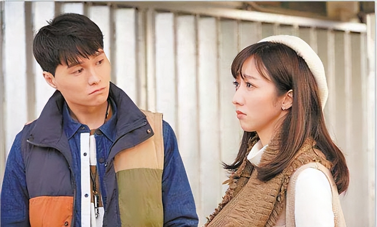 她是90后港姐，香港宅男女神，获高层赏识，活成平民港女上位范本