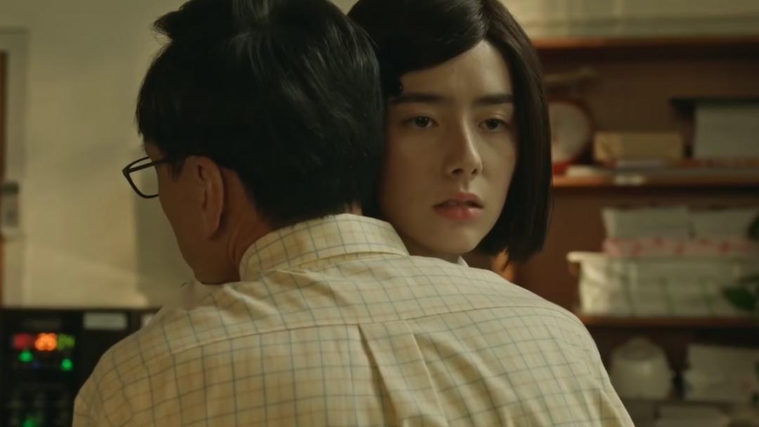 被初中班主任性侵后,一个女孩的自救之路