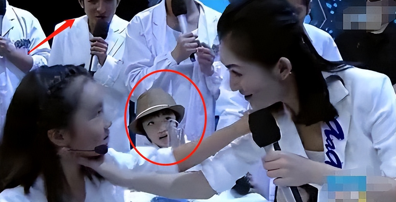 谢娜为什么会被何炅三次直呼其名,46岁的谢娜现在怎么样了