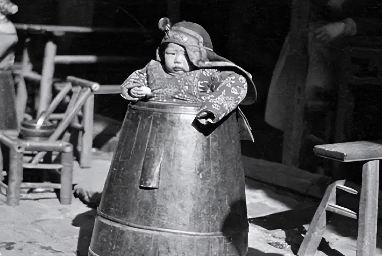 1989年，台湾老兵遗孀回大陆寻亲，40岁儿子冷漠回拒：我不缺娘