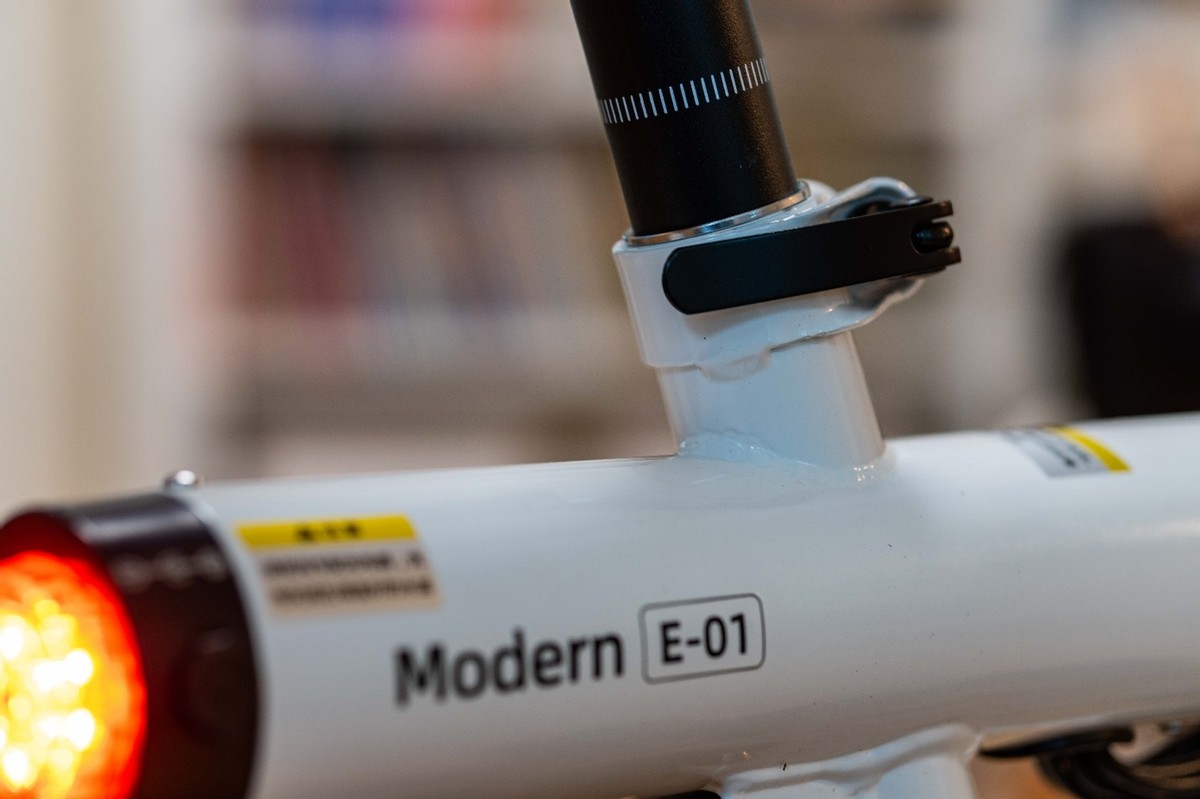 1.6K入手伪装成折叠自行车的电瓶车——京东京造ModernE-01