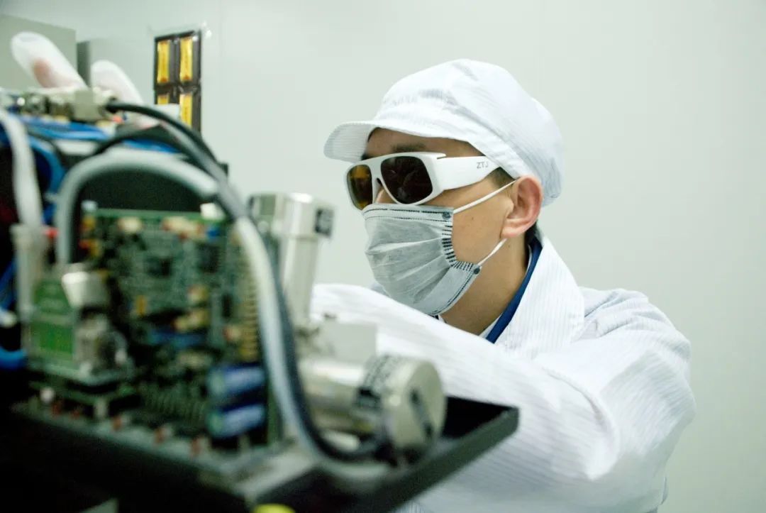 华日激光器使用说明,华日紫外纳秒激光器