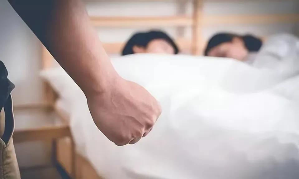 温州女医生出轨被老公发现后续,女护士发现自己老公背叛闺蜜