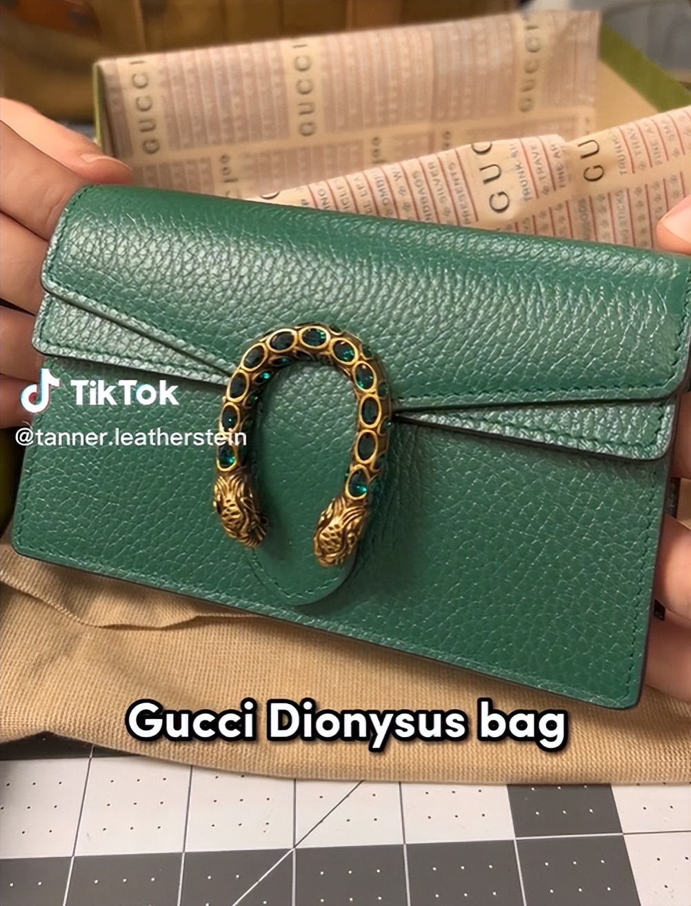 网红小哥买下各种奢侈包包剪碎和火烧,只为揭开奢侈品的暴利真相