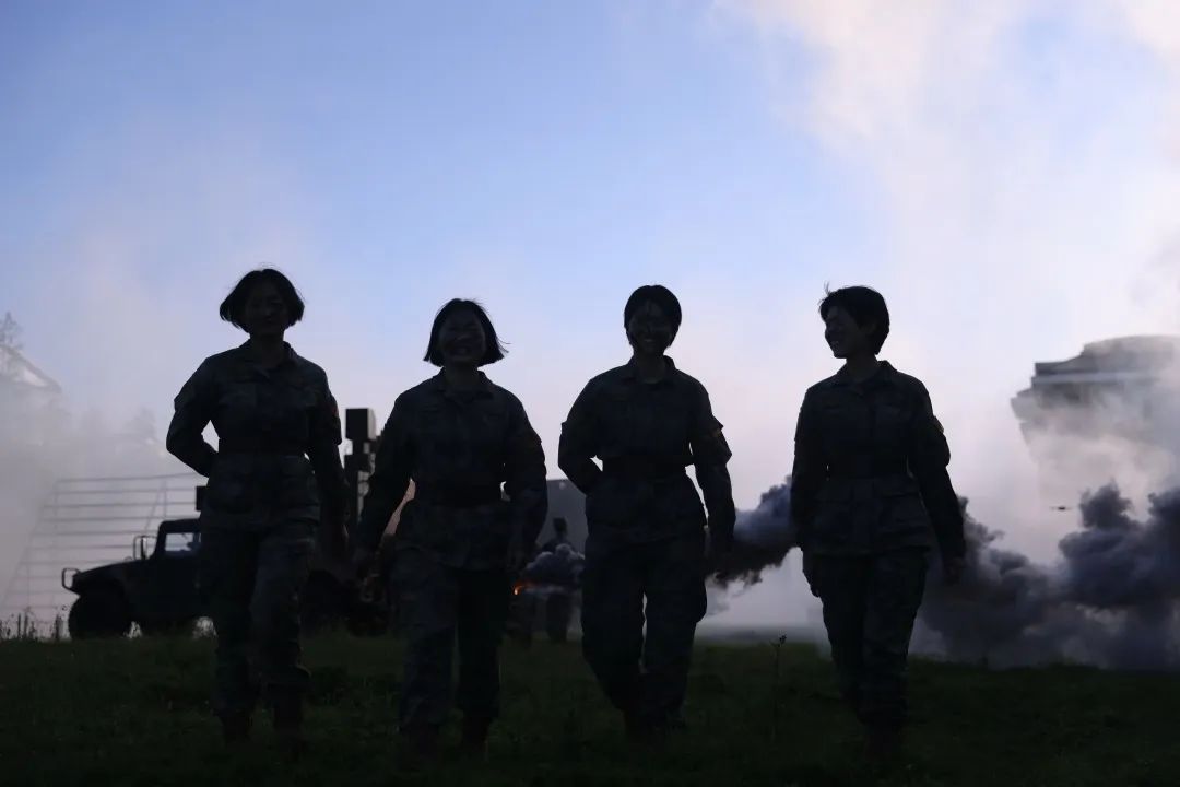 军营帅气视频,镜头下的军营青春岁月