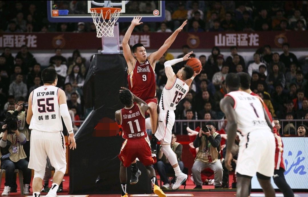 *疆新**新阵容战力暴涨！120天连签4将2米11悍将受期待阿帅全力冲冠