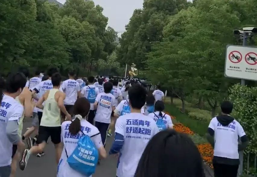 年入27亿！被群嘲“地摊货”的老字号，对自己下了狠手