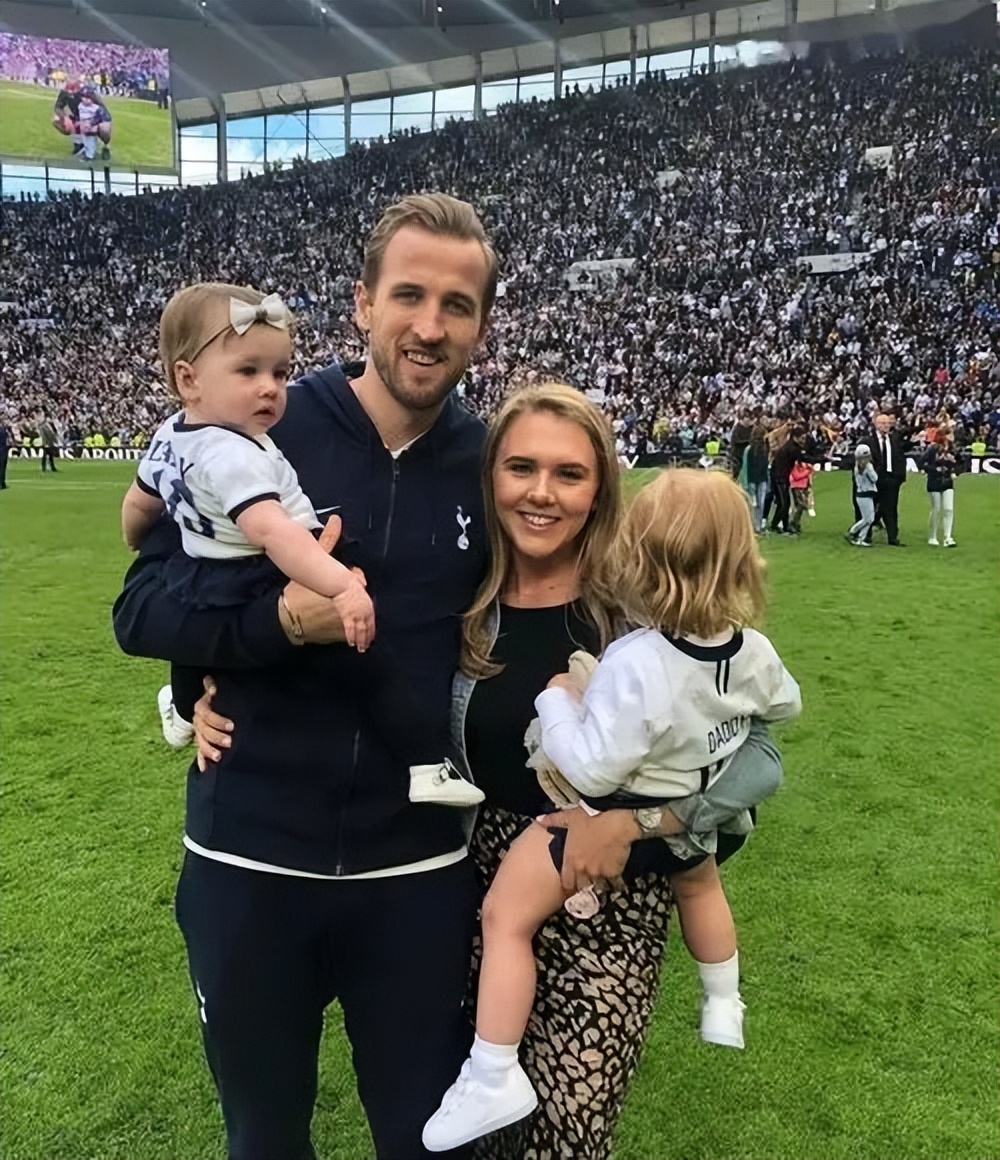 盘点世界杯的球王太太团,世界杯32强当家球星