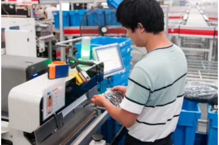 一直在亏钱的人,一直在赚钱却还是很穷