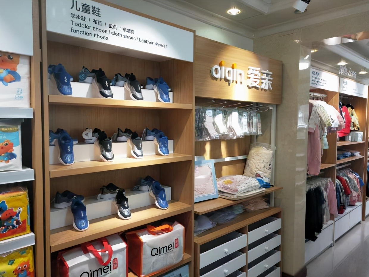 母婴店进店位置放什么能吸引顾客 (母婴店如何吸引顾客到店)