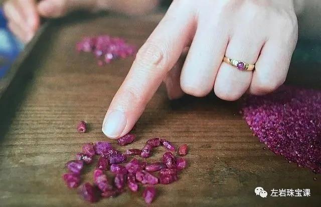 左岩珠宝直播间送礼物,左岩珠宝课