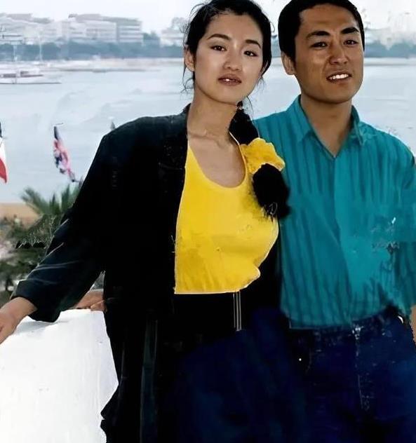 张艺谋25岁生孩子了吗,张艺谋谈起自己孩子