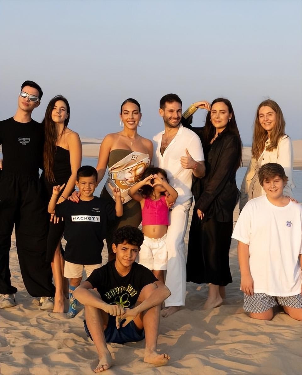 c罗12岁的视频,c罗12岁足球视频