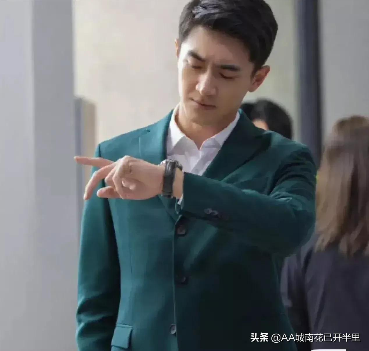 岳云鹏林更新吃螺蛳粉喝凉茶,新游记林更新岳云鹏喝凉茶