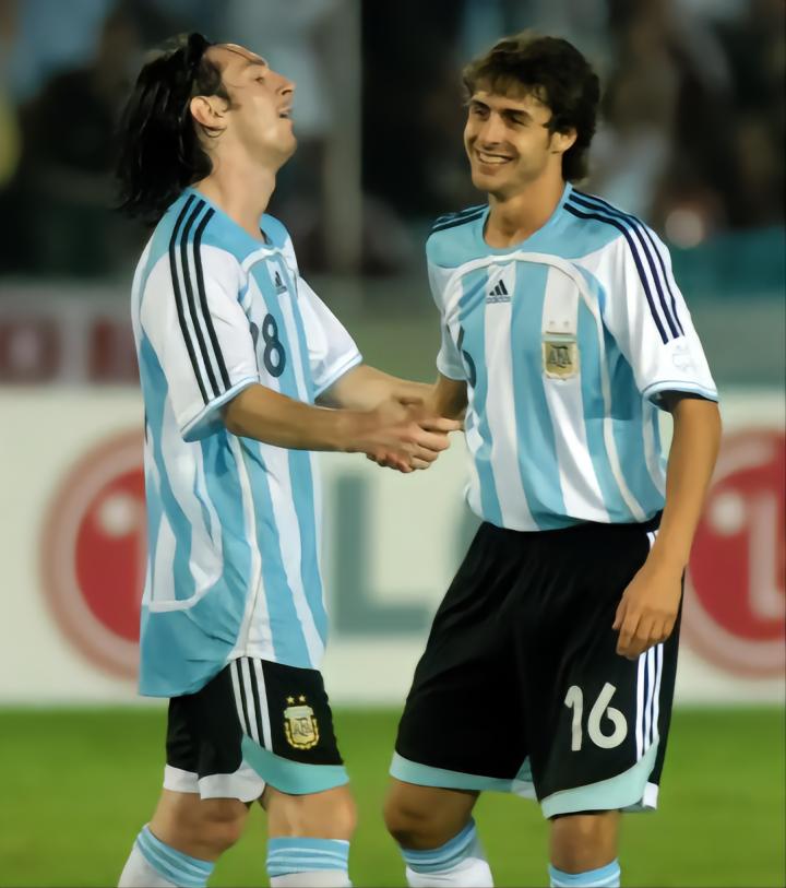 梅西跟阿根廷球员的故事,梅西绿茵场上的故事