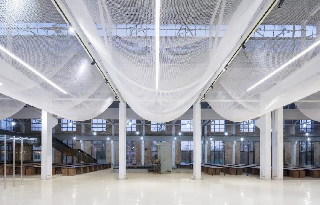 香港长大，留学英国荷兰，Foster工作回国创业，用可持续逻辑设计