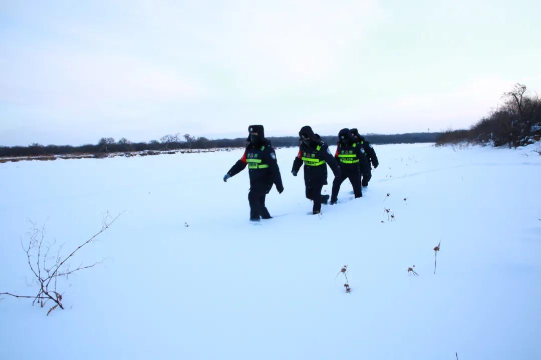 瀹堟姢涓囧骞冲畨闄ゅ澶滄淳鍑烘墍,瀹堟姢涓囧鍥㈠渾璀﹀療鏂囩珷