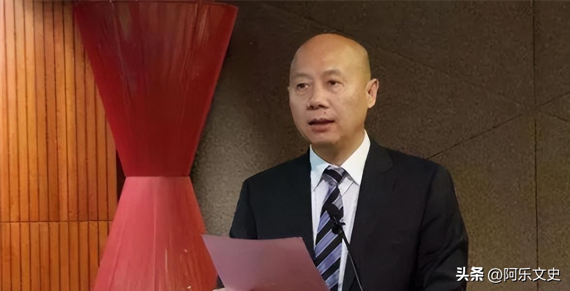 绝味鸭脖戴文军，偷师周黑鸭后来居上，成鸭货之王身家70多亿