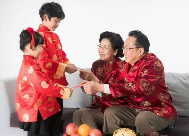 孙女过年要压岁钱,给孙女过年压岁钱什么时间给