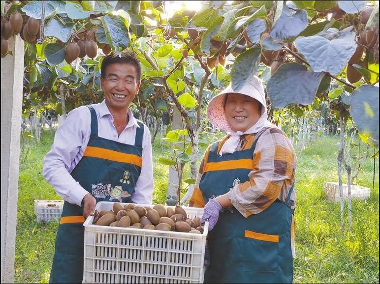 务出优质果拓出致富路