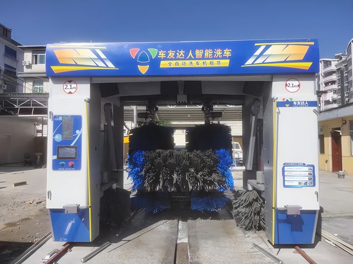 一台全自动洗车机一年能盈利多少,一台自动洗车设备一年挣多少钱