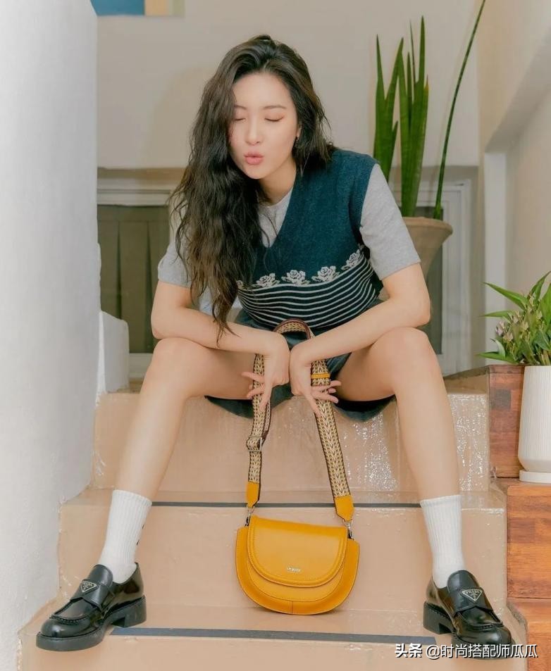 为什么女人不能穿黑丝袜,女士为什么不能穿黑色丝袜