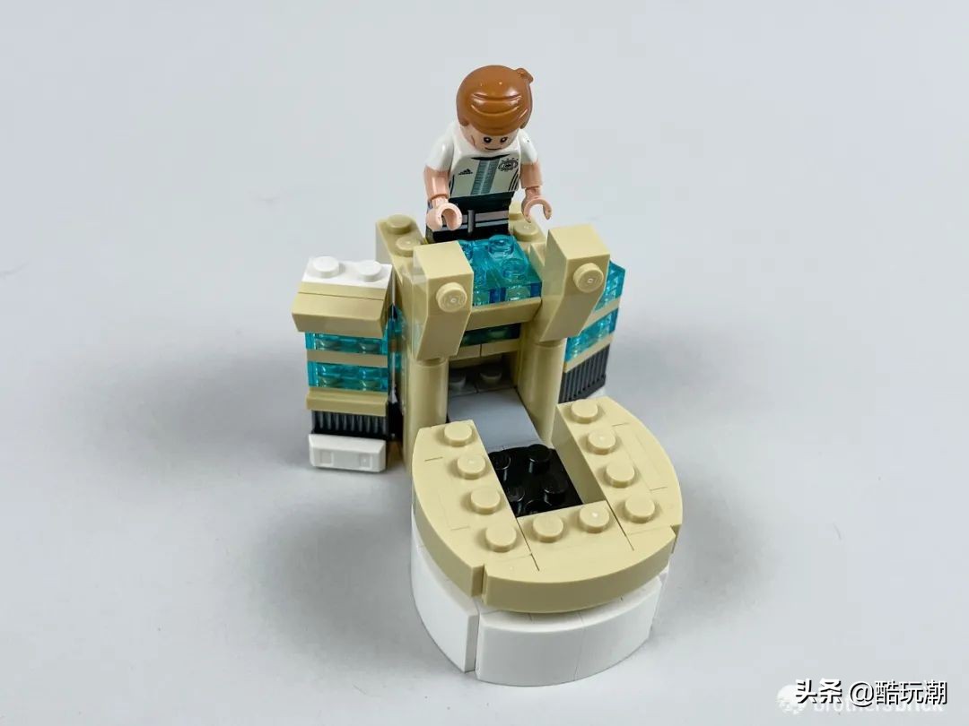 乐高10284诺坎普球场开箱,乐高皇家马德里球场